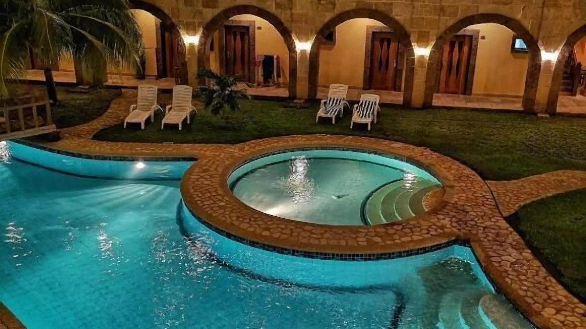 5 Four-Star Hotels Near Twin Lagoon That Deliver in Coron