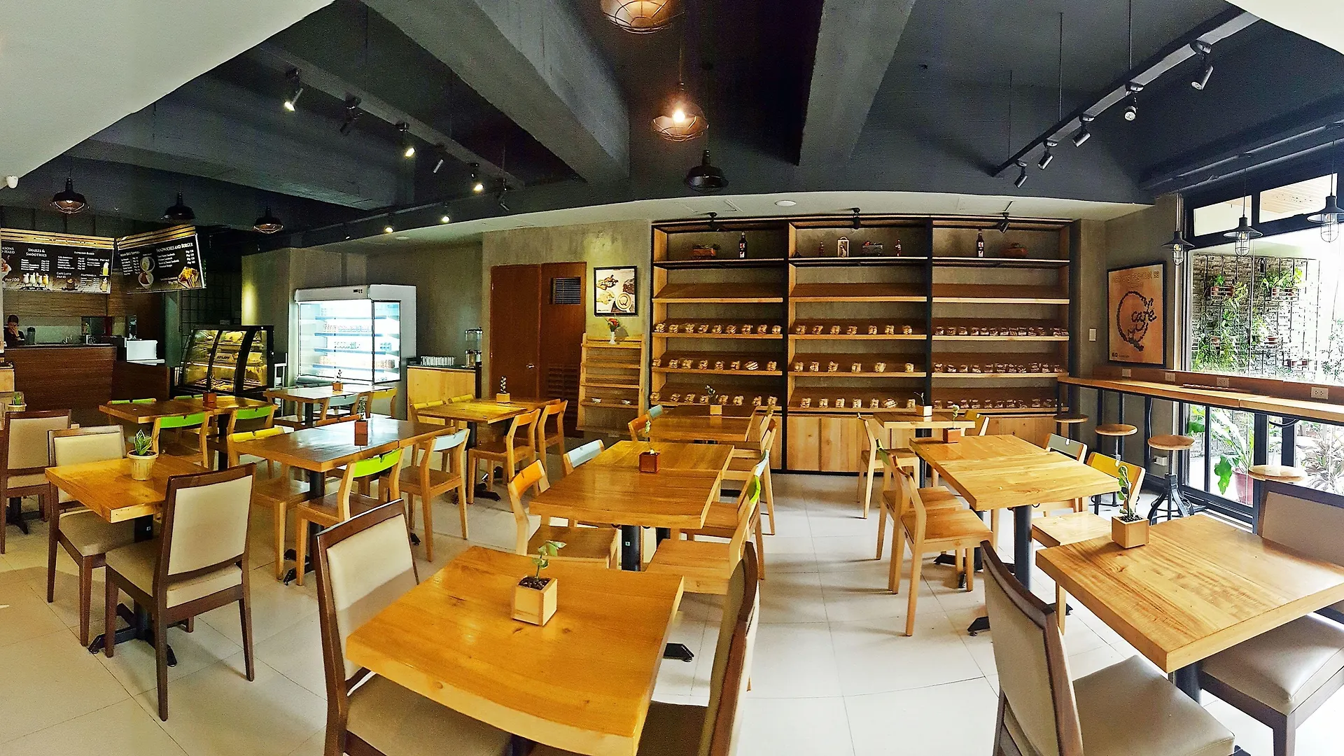 14 Airport-Friendly Hotels Close to Museo Sugbo, Cebu