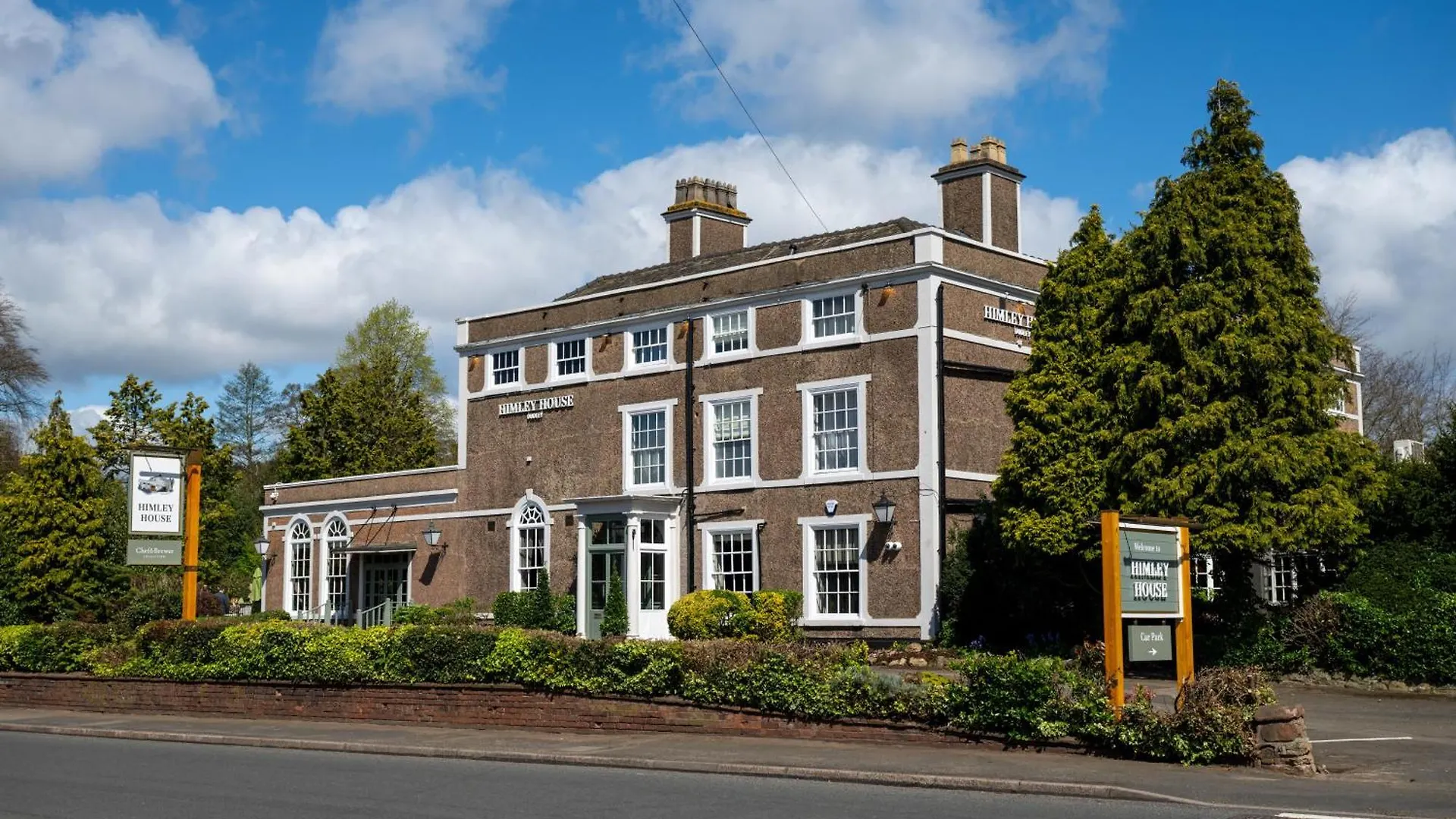 Where to Stay Near Dudley Castle: 4 Family Hotels Reviewed