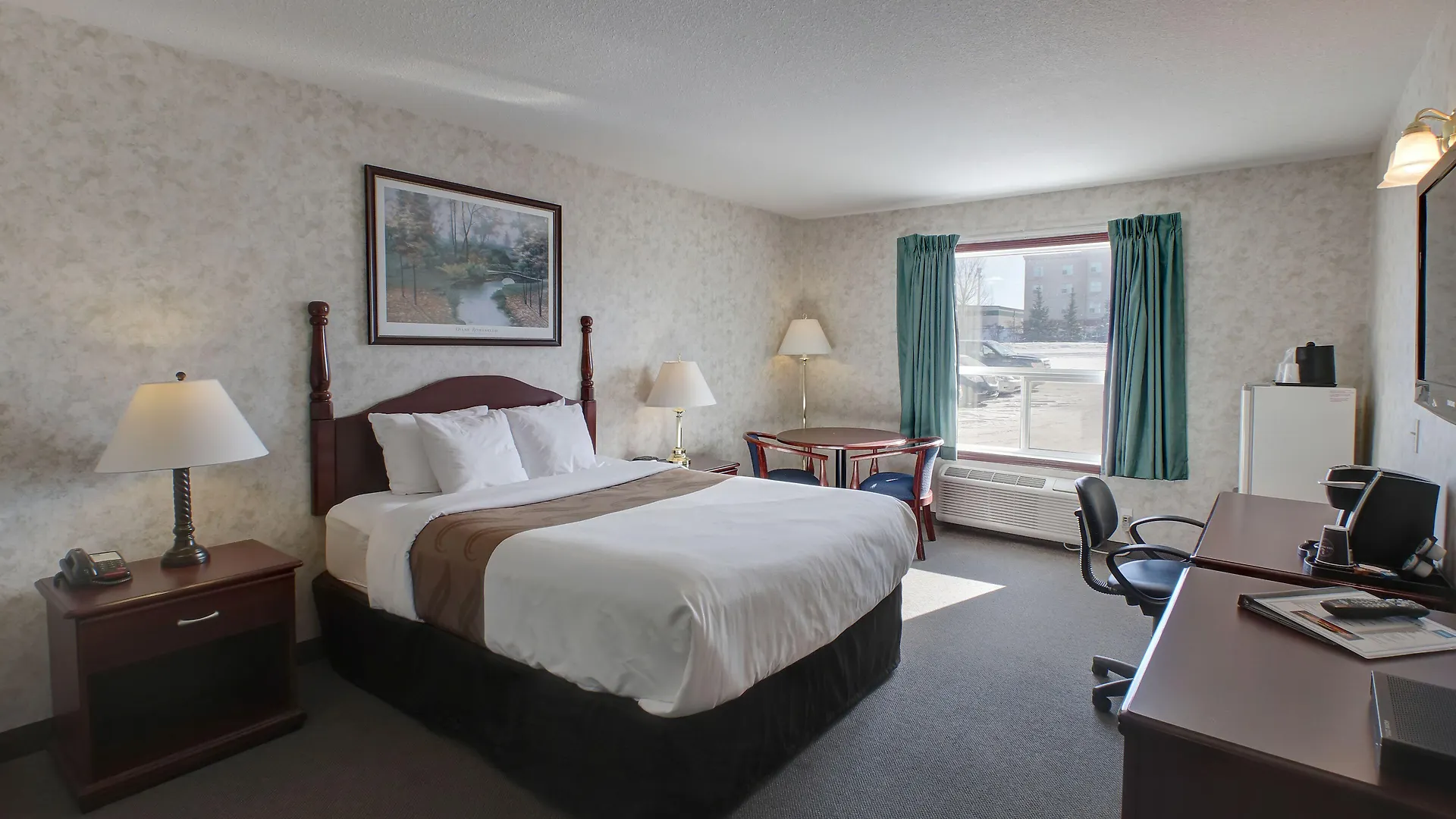 5 Airport Hotels Close to Beaumont Community Ctr, Leduc