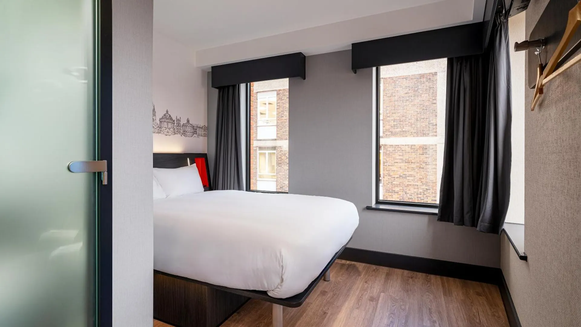 6 Budget Hotels Near Port Meadow Worth Booking