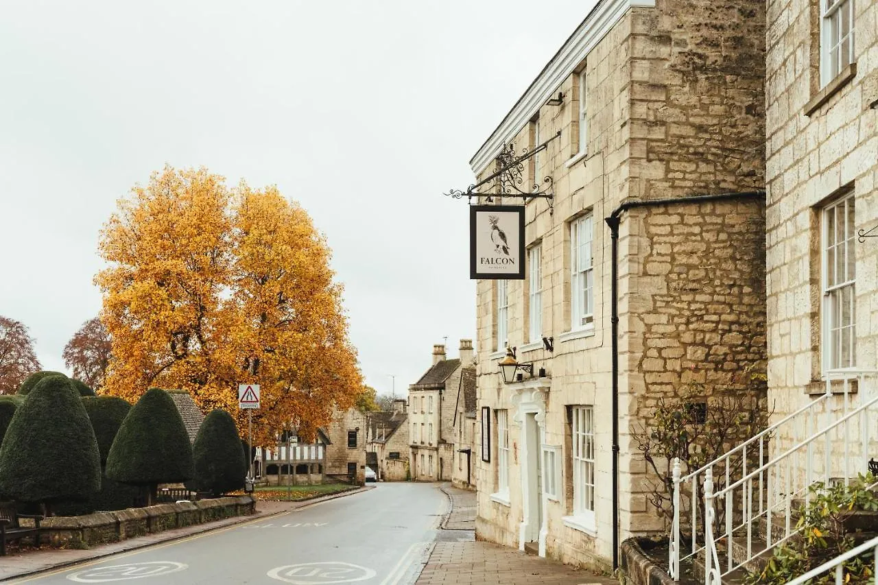 4 Family-Friendly Hotels Close to Misarden Park Gardens
