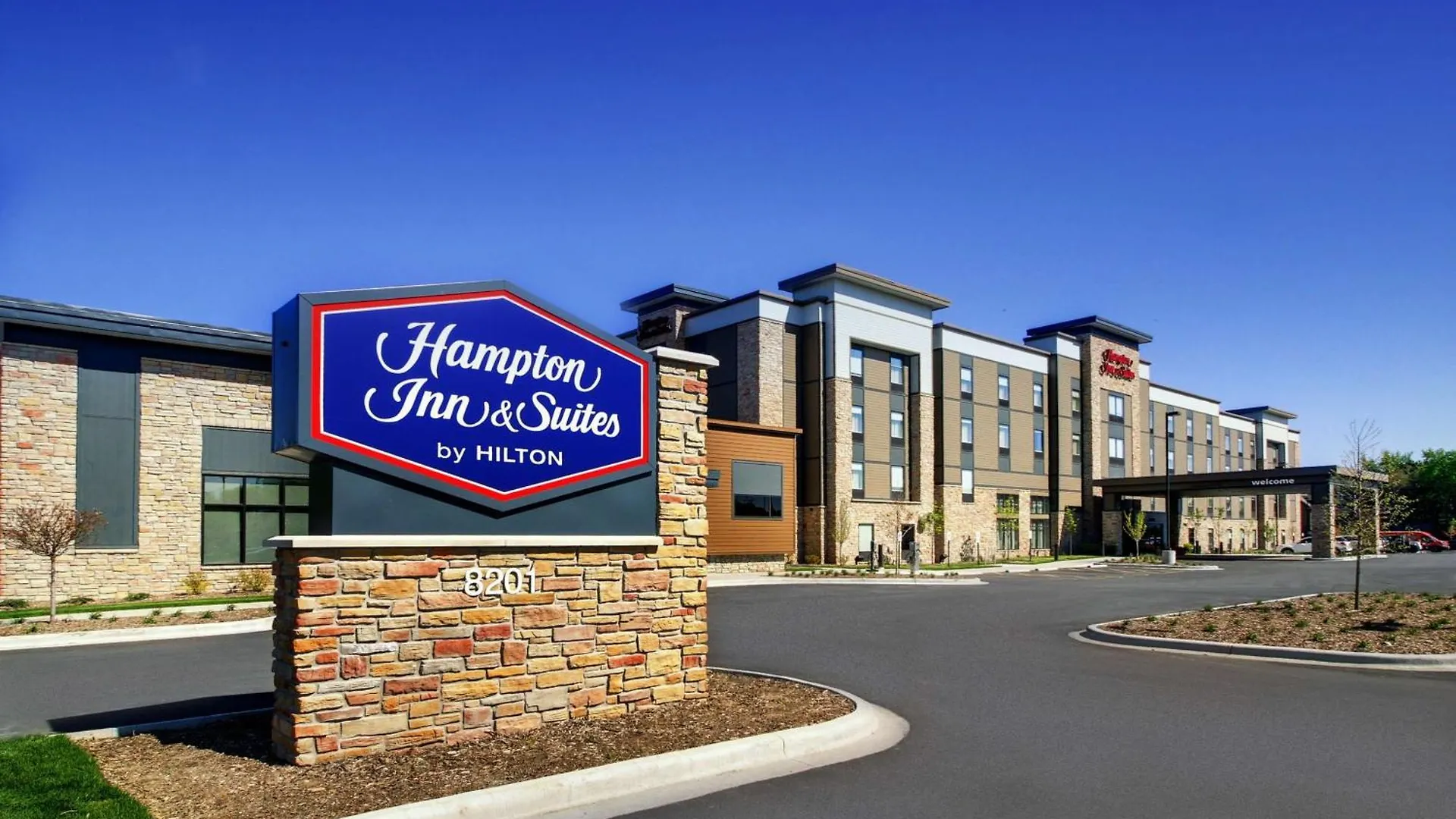 6 Business Hotels Near Humboldt Park Milwaukee Worth Booking