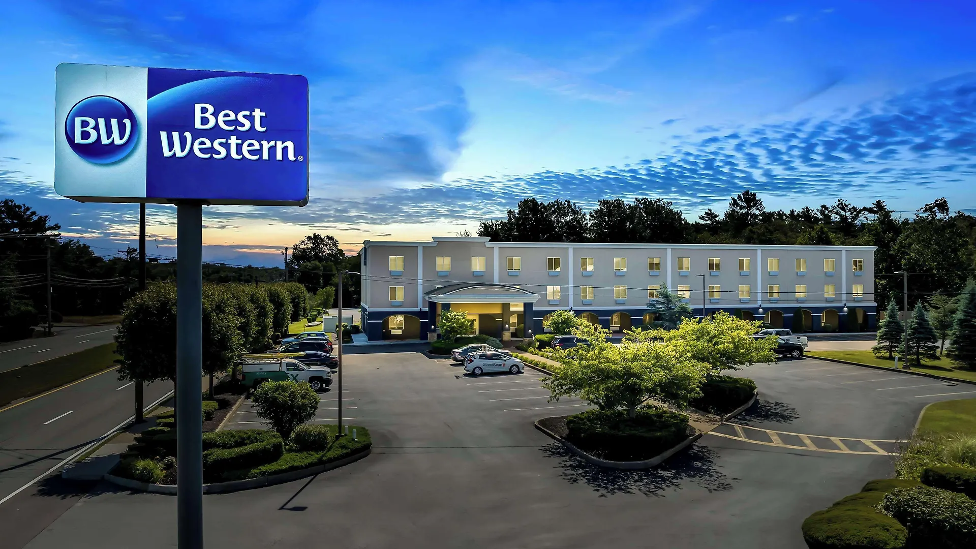 Staying in Massachusetts: 4 Best Western Hotels Compared