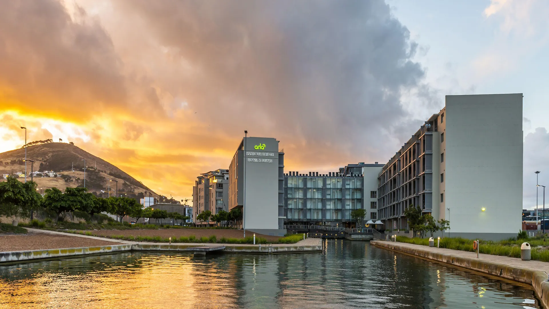 4 Central Hotels in Foreshore Worth Booking in Cape Town