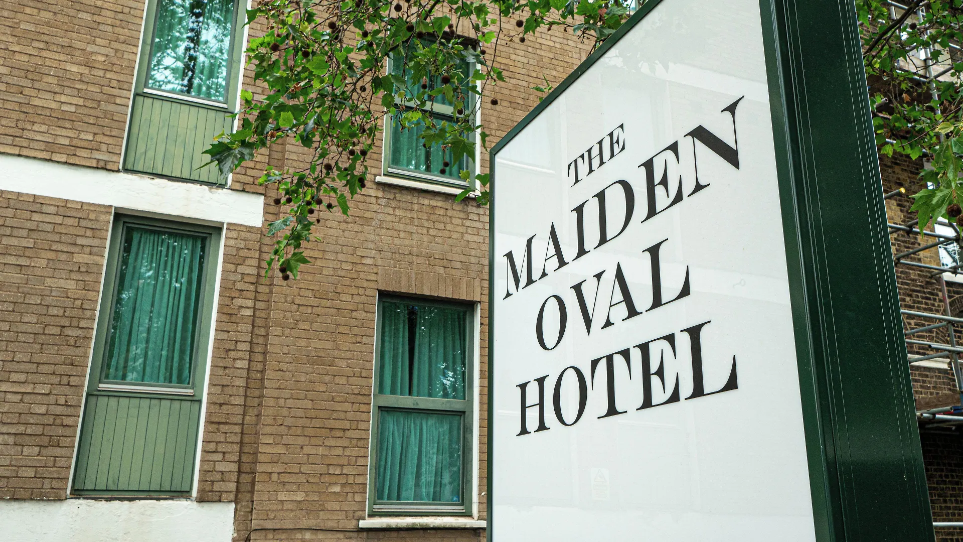 4 Budget Hotels Near Oxford Street Worth Every Penny