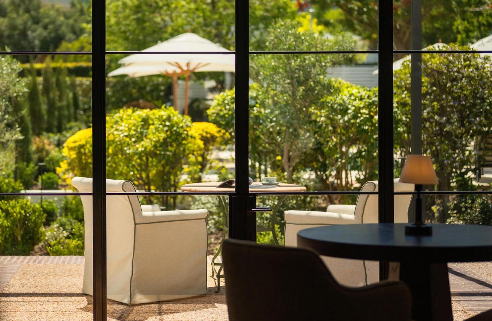 5 Central Hotels Close to Huguenot Memorial Museum