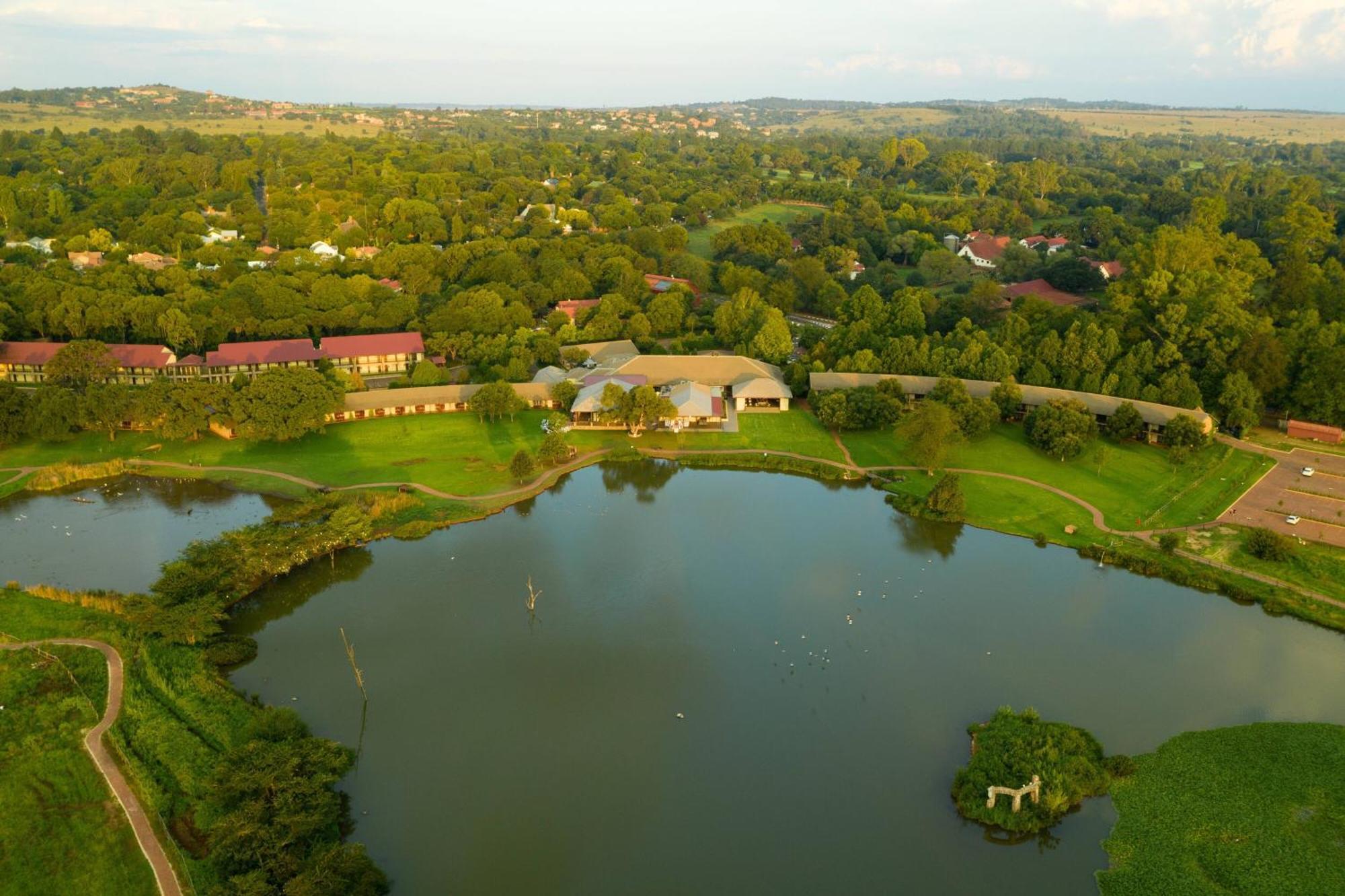 15 Romantic Hotels in South Africa Worth Booking as a Couple
