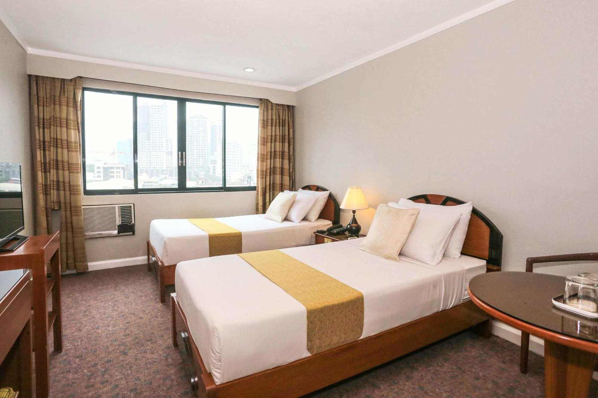 8 Smart Central Hotels Near Yap Sandiego Ancestral House Worth Booking
