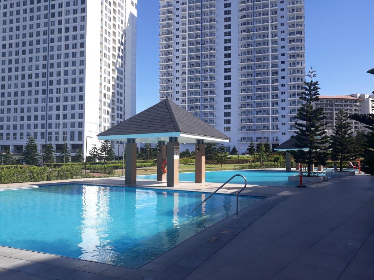 Staying Near People's Park in the Sky: 5 Family Hotels Compared