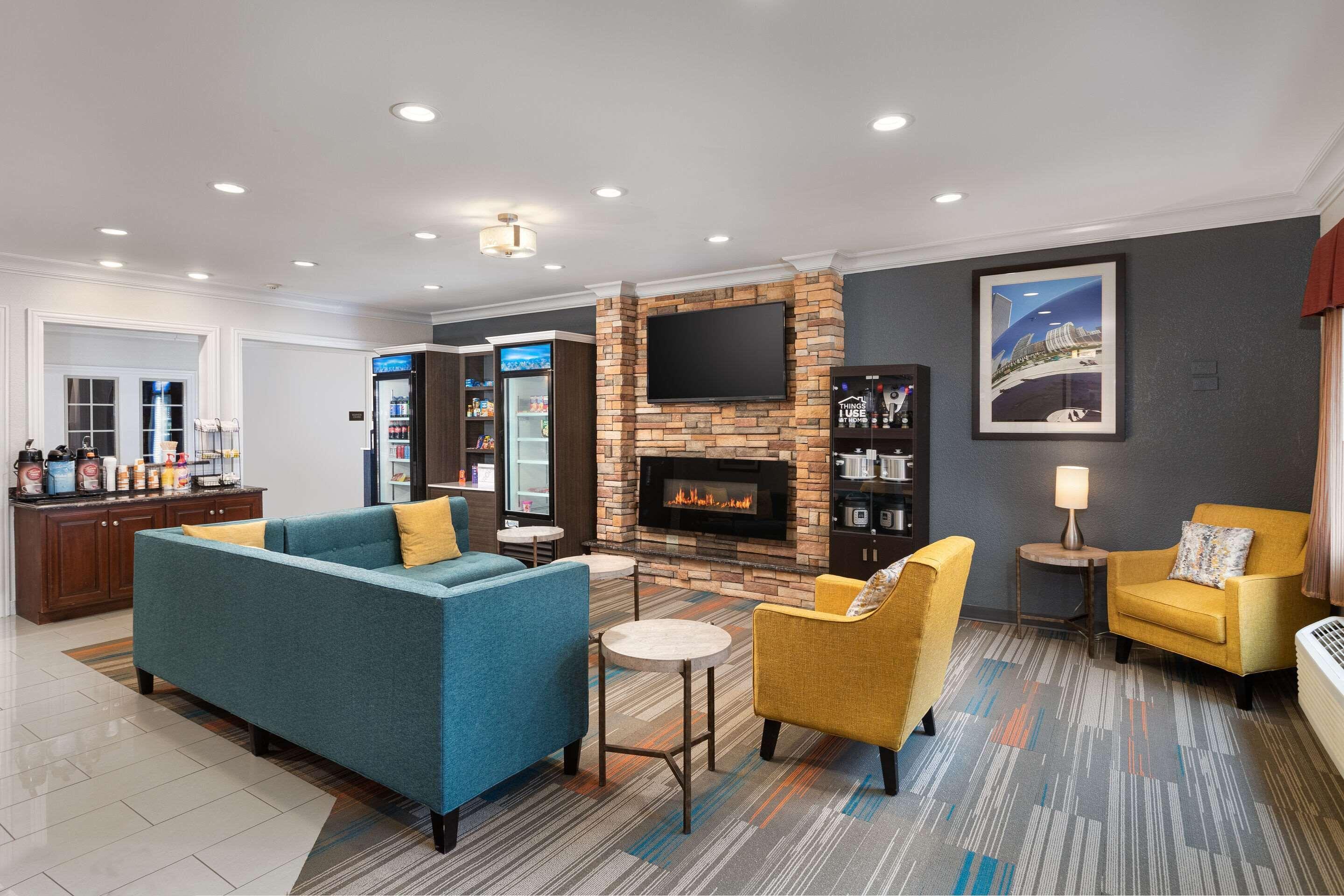 10 Resort-Style Hotels in Illinois That Deliver Real Value