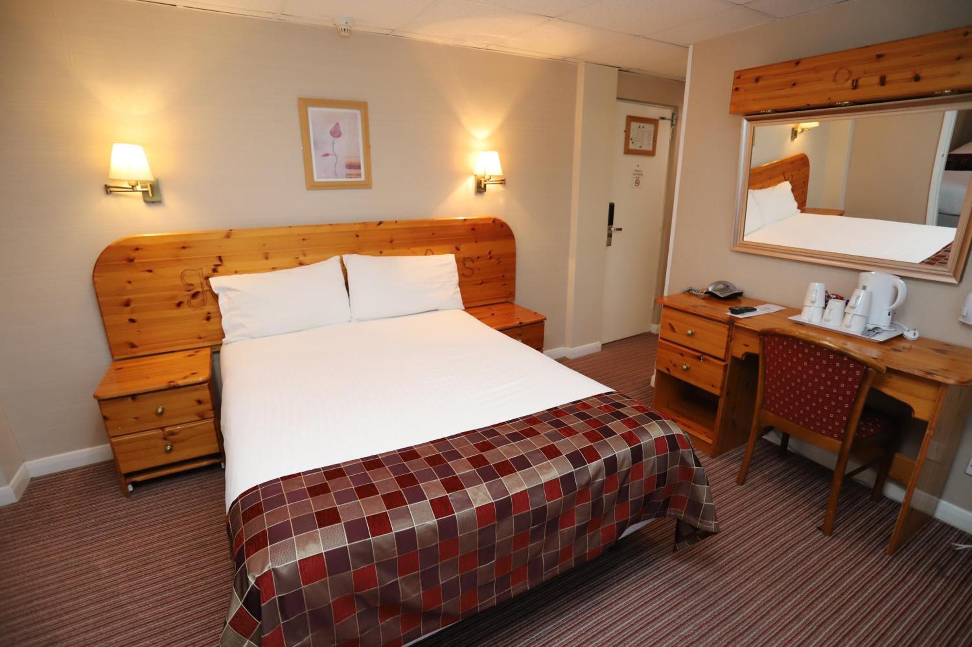 Where to Stay Near Cobtree Manor Golf Club: 4 Hotels Reviewed