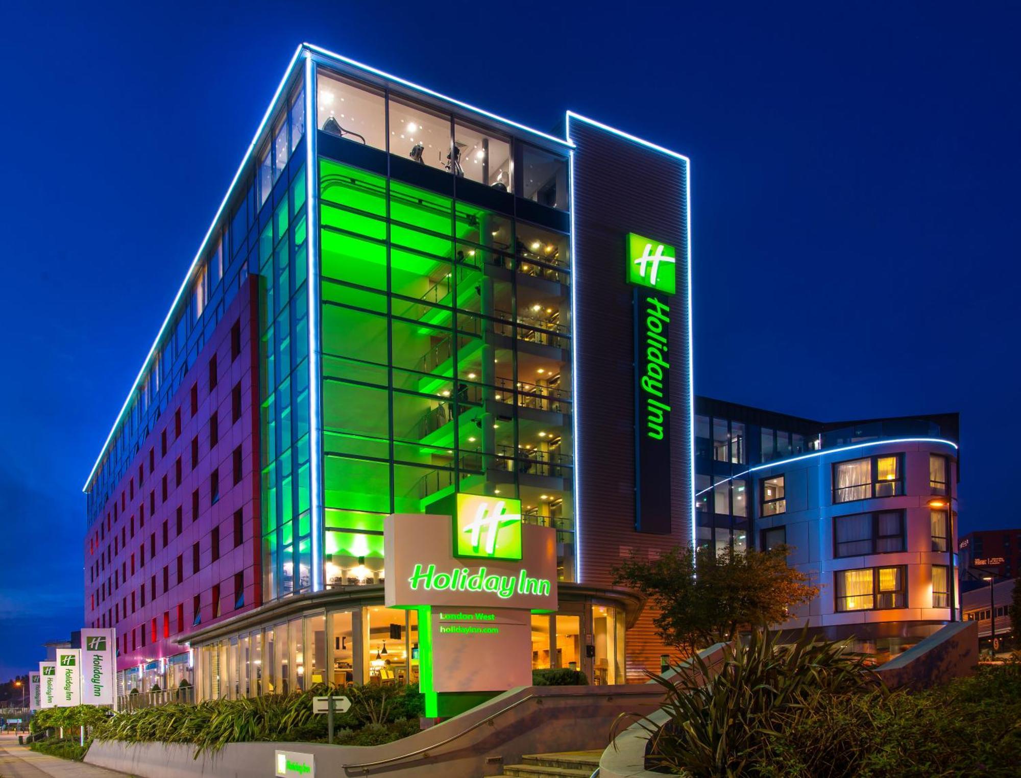 Where to Stay in Acton: 5 Best Family-Friendly Hotels