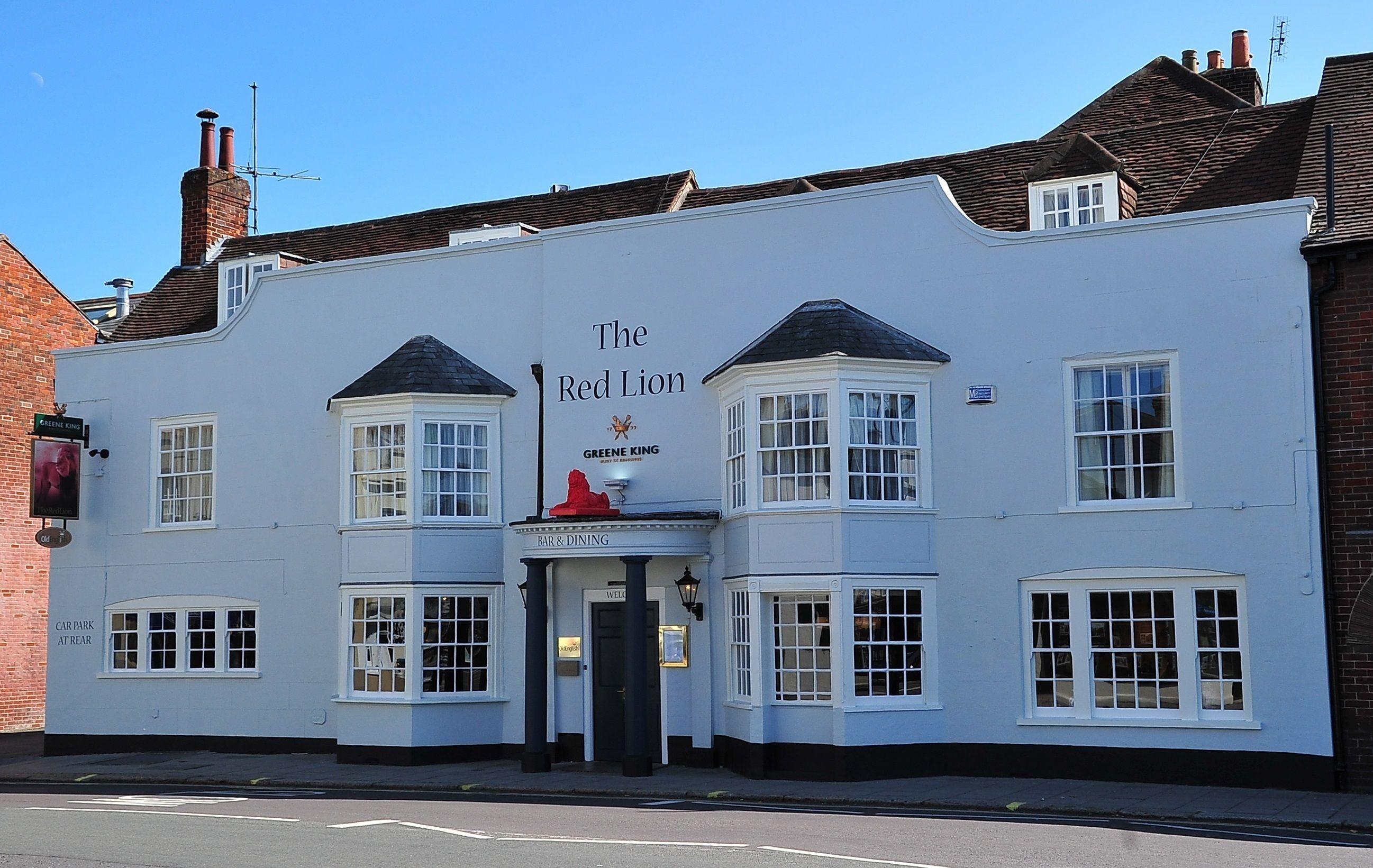 4 Top 3-Star Hotels Near Port Solent for Smart Stays