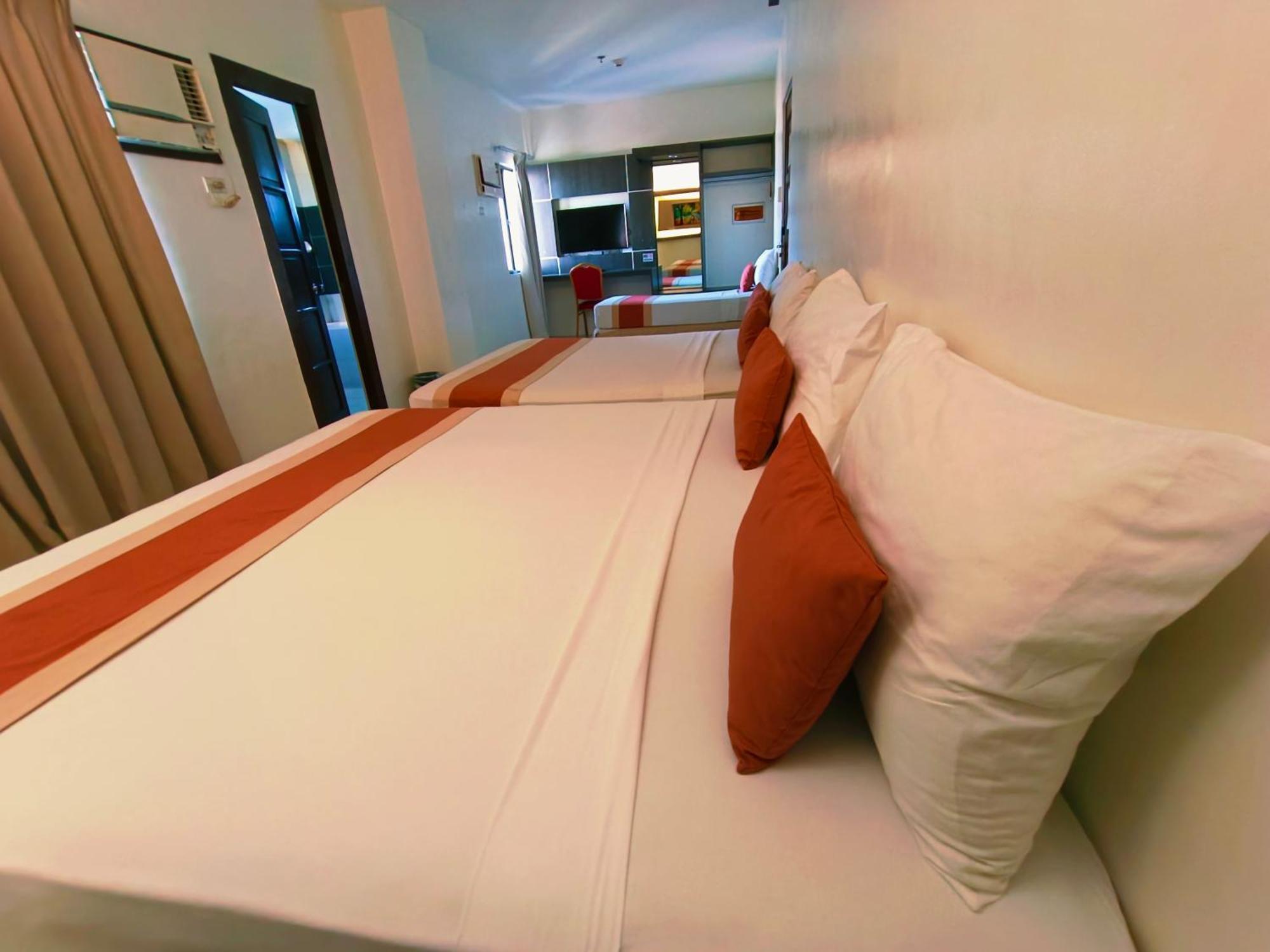 5 Smart Hotels Near Yap Sandiego Ancestral House Worth Booking