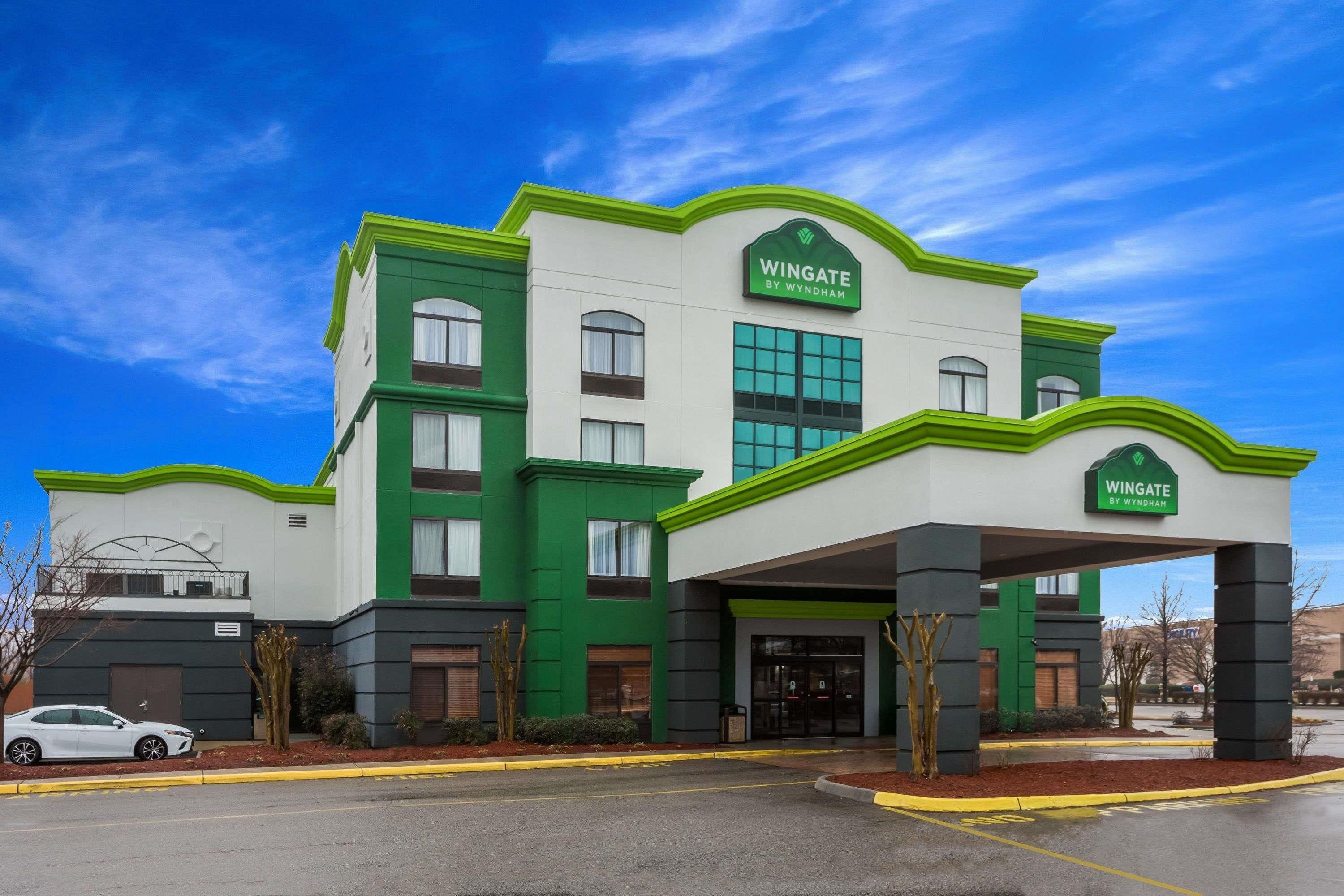 Where to Stay for Work: 11 Business Hotels Near Kempsriver Crossing