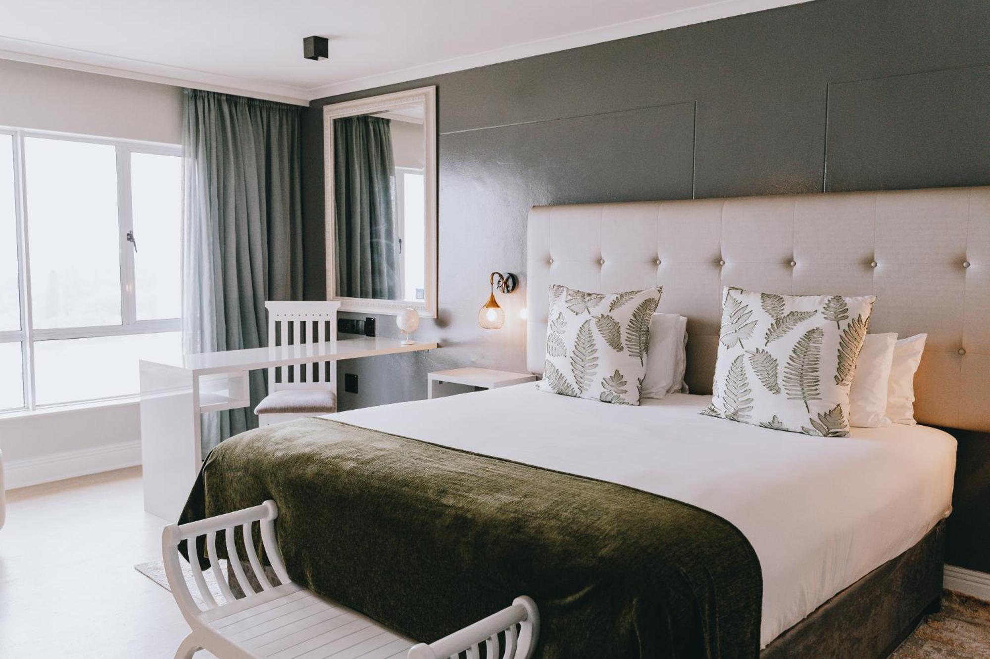 4 Family-Friendly Hotels Near KwaZulu-Natal Herbarium That Deliver
