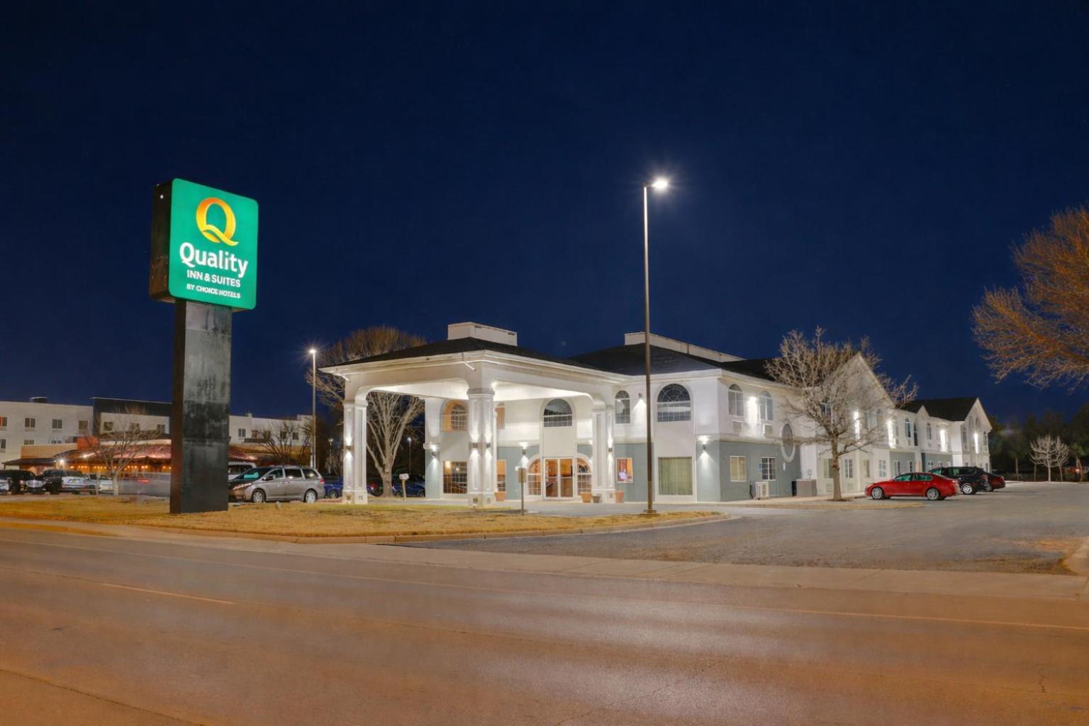 Where to Stay Near Roswell Recreation Dept: 4 Top Hotels