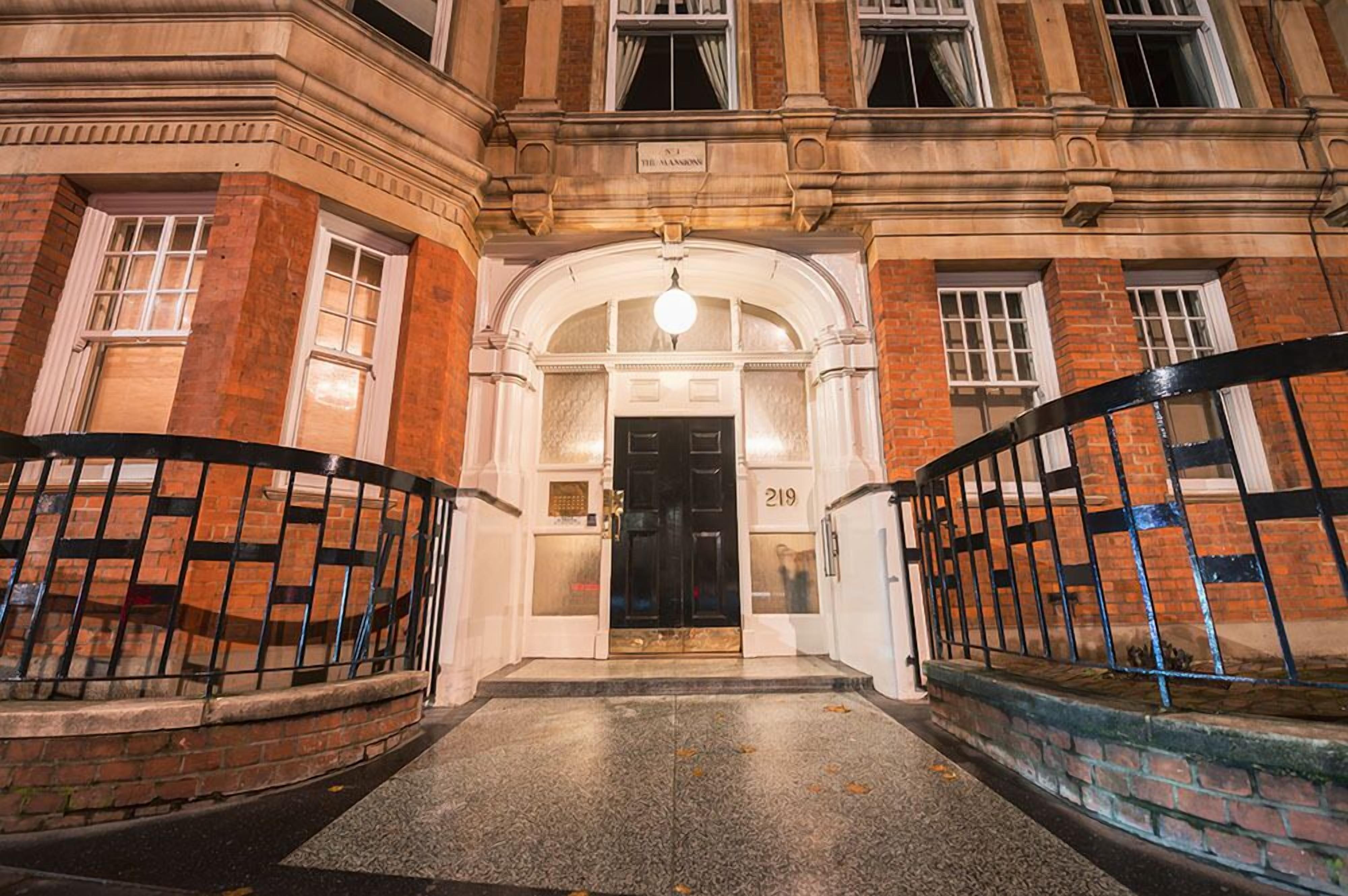 3 Family Hotels in Kensington Worth Booking in 2025